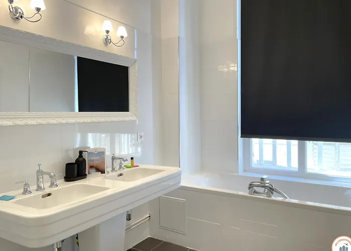 Roches Normandes - Terrasse Vue Et *